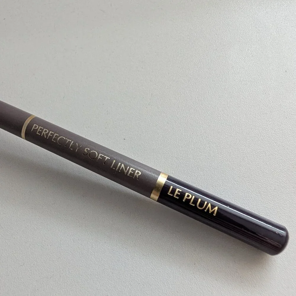 L'OREAL Le Grand Kohl Perfectly Soft Liner Le Plum Full Size .07oz